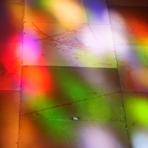 Reflets sur les dalles d'une église - France  - collection de photos clin d'oeil, catégorie clindoeil